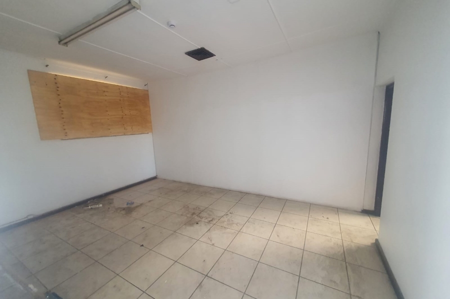To Let commercial Property for Rent in North End Eastern Cape